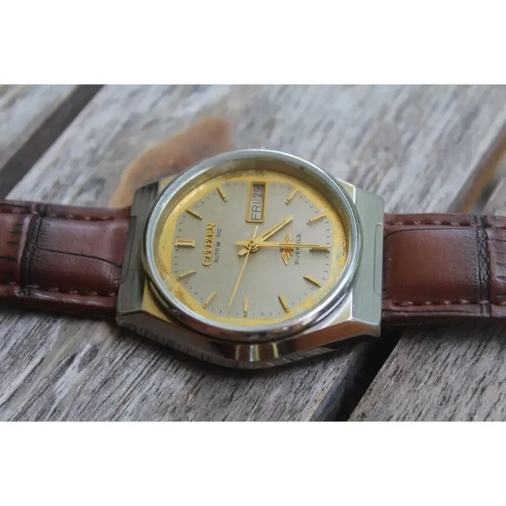 Vintage 1975 Citizen Automatic Mens Silver Watch W/daydate & Gold accents